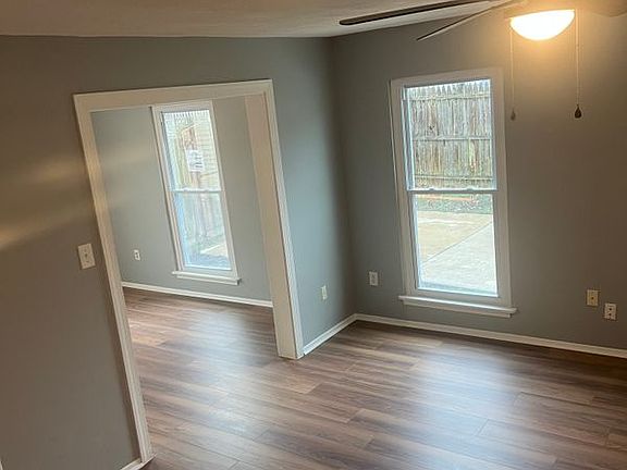 5th image of 202 Jennifer Dr