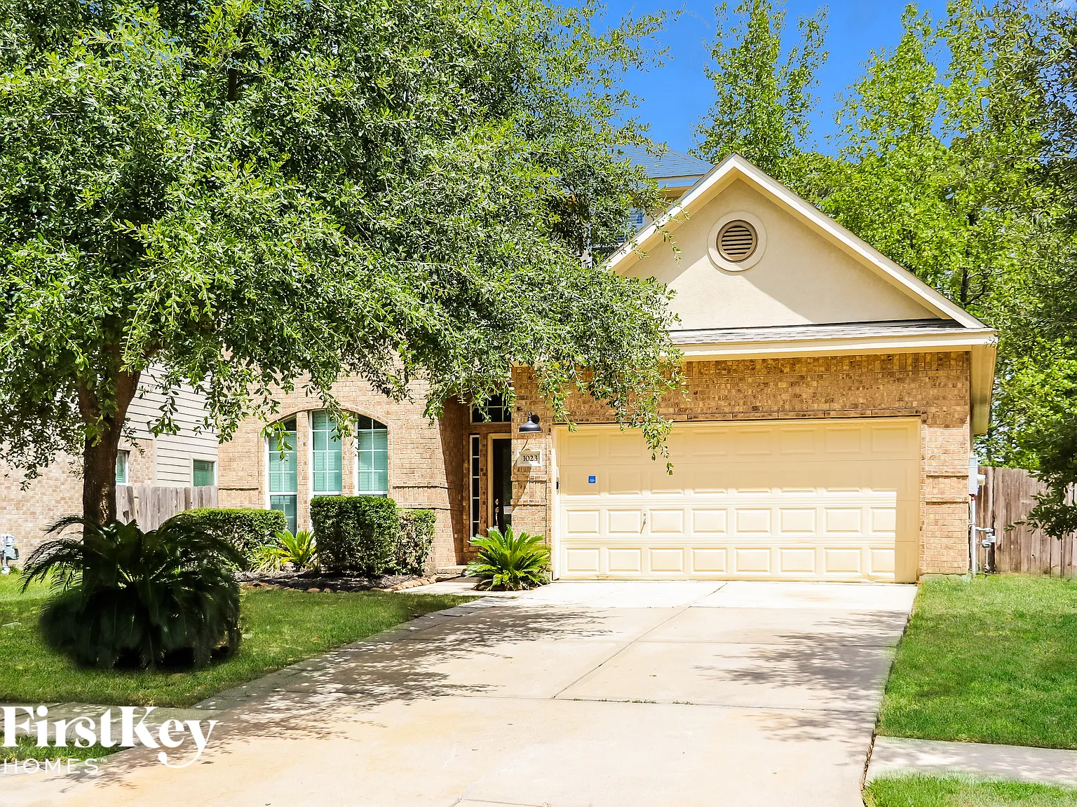 3 bed, 2.5 bath, 2152 sqft, $2,295 — Photo 1
