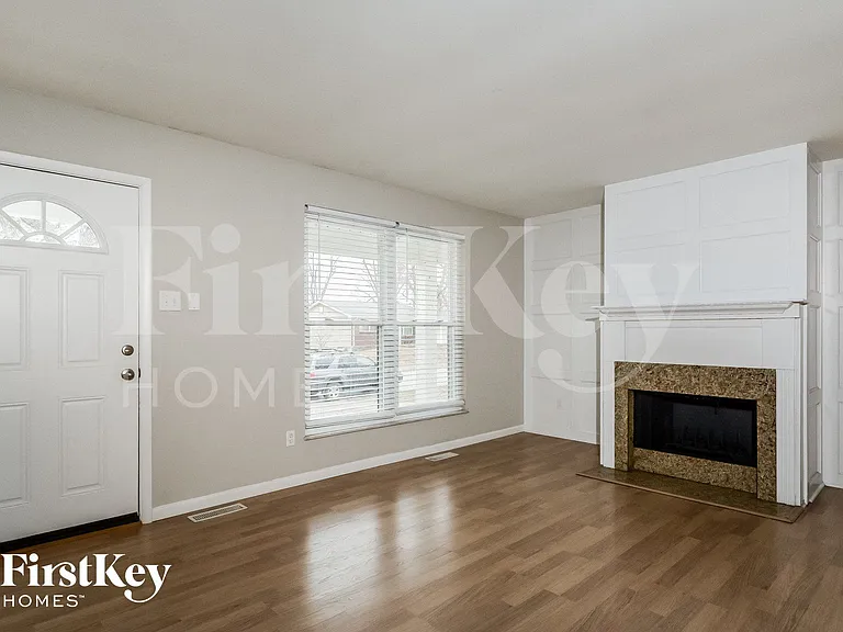 1224 Yorktown Dr — Photo 4