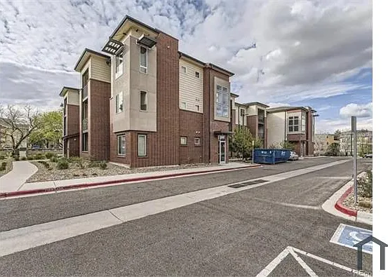 2 bed, 1046 sqft, $1,935 — Photo 1