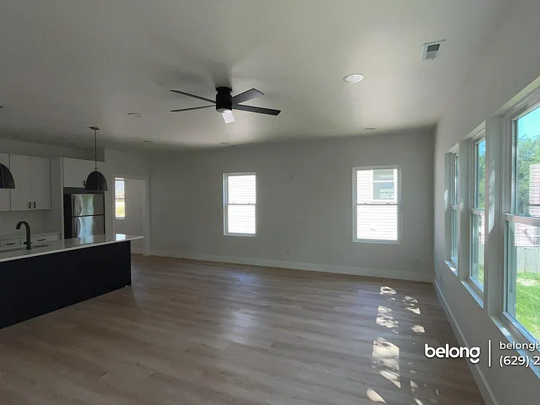 1807 Liberia St — Photo 2