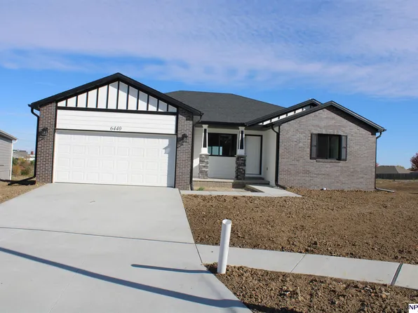 6440 N 13th Ct, Lincoln, NE 68521