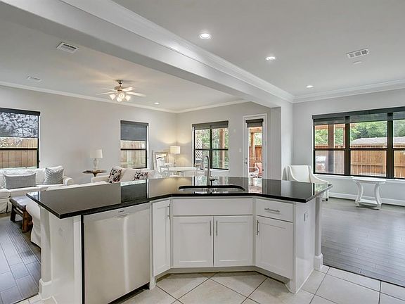 4th image of 1629 Johanna Dr