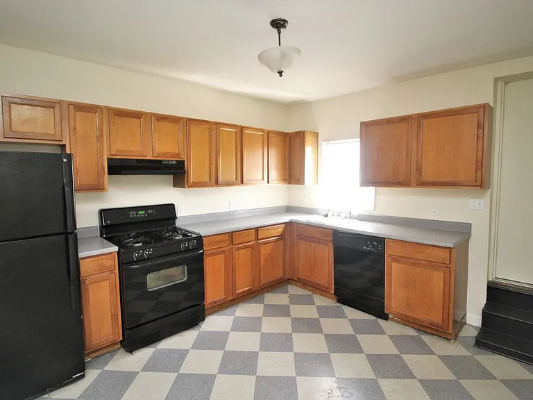 2501 Maryland Ave — Photo 10
