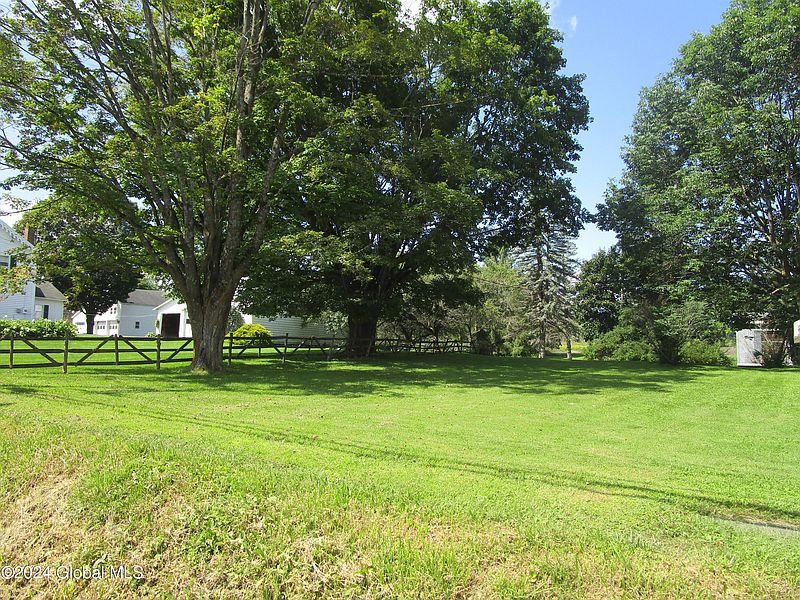3rd image of 121 Main Street
