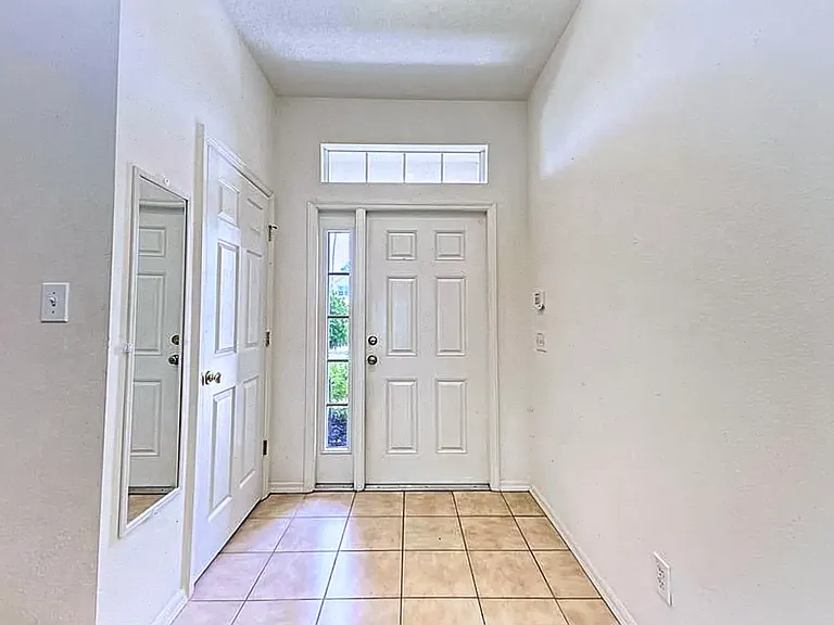 3934 Yellowstone Cir — Photo 7