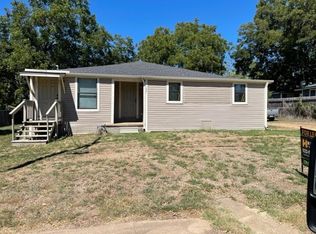 1002 W 1st St, Brenham, TX 77833