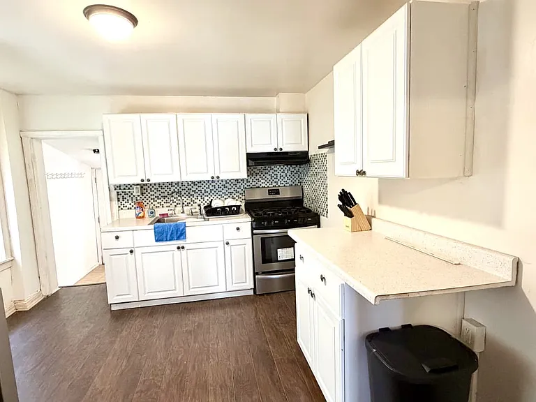 Furnished kitchen