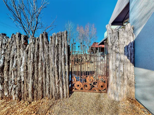 1405 2nd St, Santa Fe, NM 87505