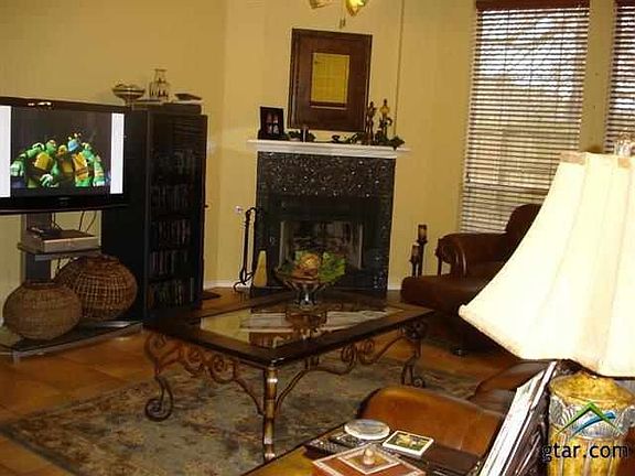 3rd image of 902 Mockingbird Ln