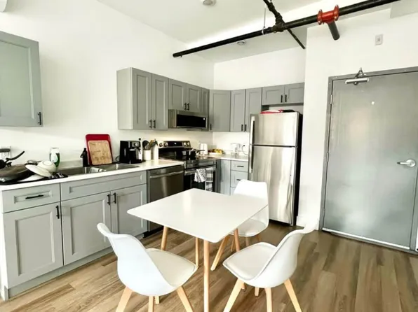 199 Union St #402, Saint John, NB E2L 1A9