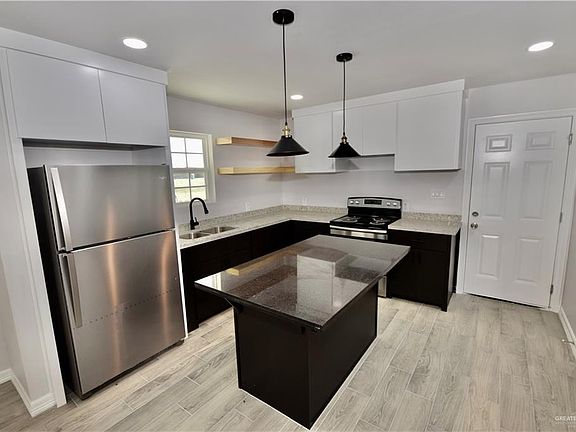 4th image of 3604 Fuerte Ave