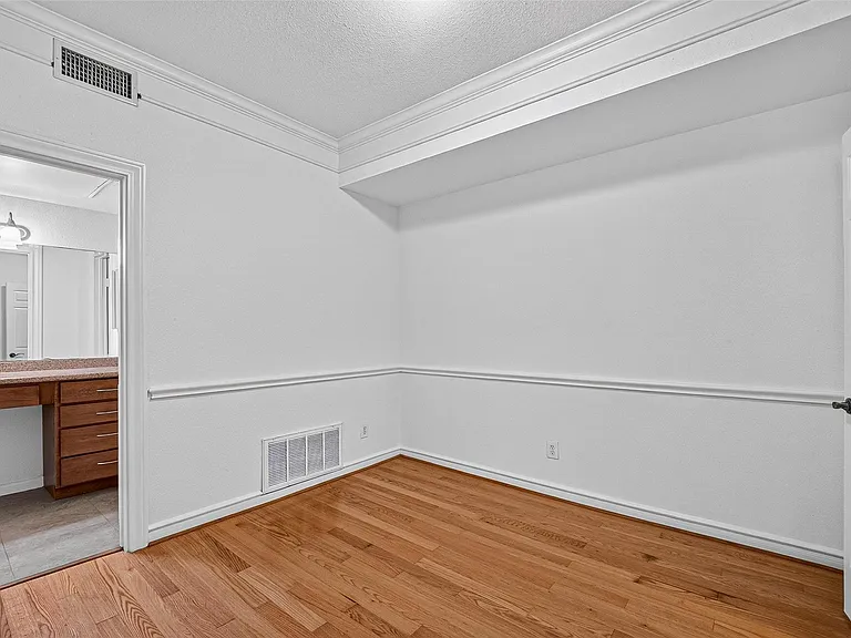 2700 Revere St #112 — Photo 13