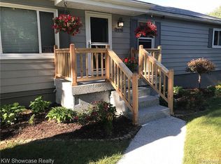 5496 Cruse Ave, Waterford, MI 48327