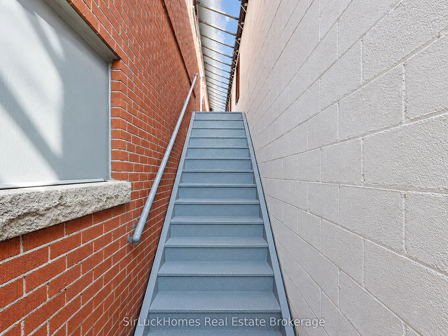 3 bed, $2,500 — Photo 2