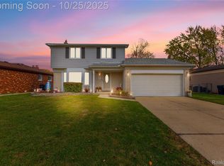 38172 Yonkers Dr, Sterling Heights, MI 48310