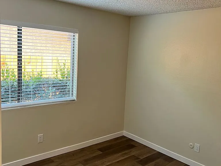 2810 E South St — Photo 13