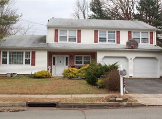 75 Stratford Cir, Edison, NJ 08820