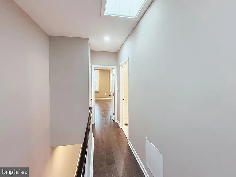 715 N Patterson Park Ave — Photo 10