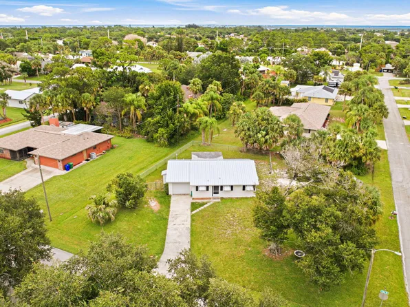 273 Easy Street, Sebastian, FL 32958