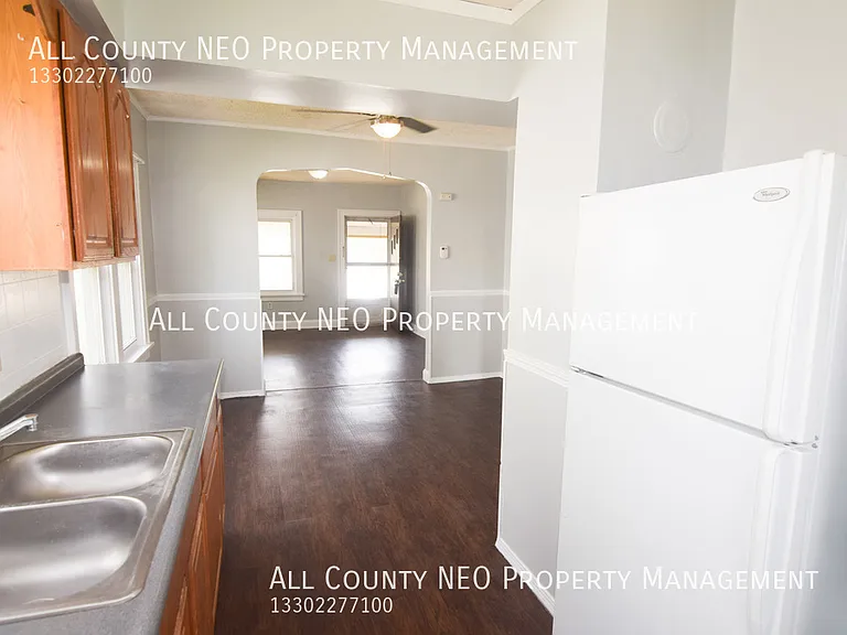 1241 Bedford Ave SW — Photo 13