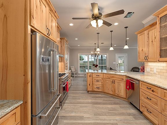 4th image of 203 Plantation Dr