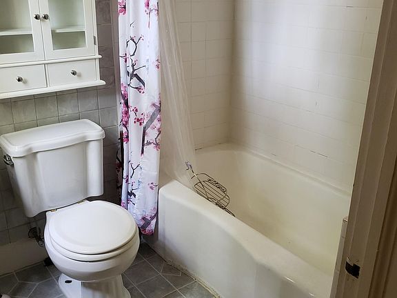 4th image of 207 N Fairview Ave