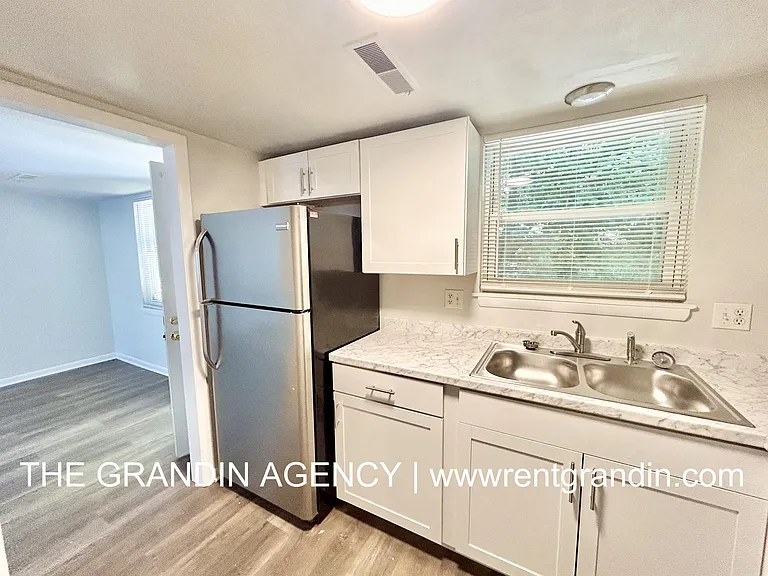 5335 Carolyn Cir #5335 — Photo 9