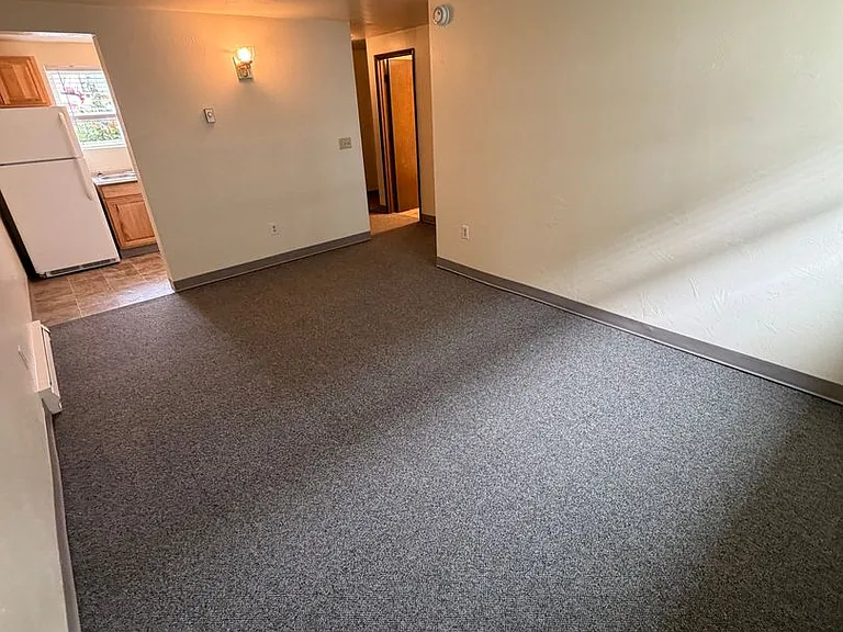 952 NW Sycamore Ave #8 — Photo 6