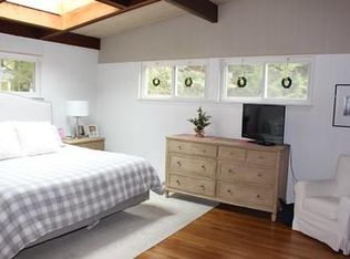 8 Farm St, Medfield, MA 02052