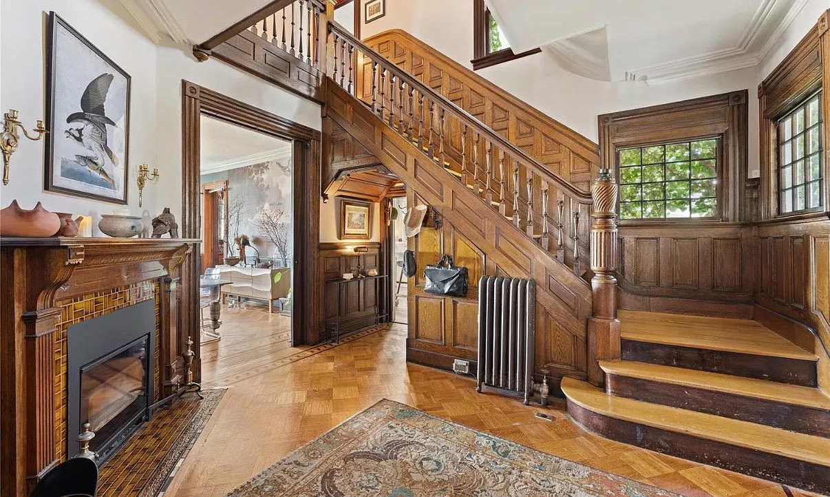 6 bed, 4546 sqft, $6,500 — Photo 2