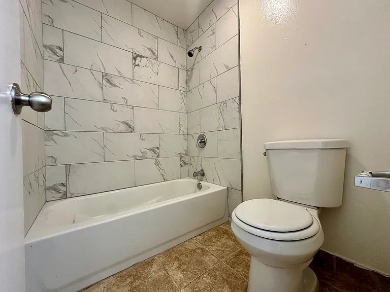 4141 Rosecrans Ave — Photo 13