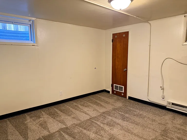 321 W 5th St #A — Photo 24