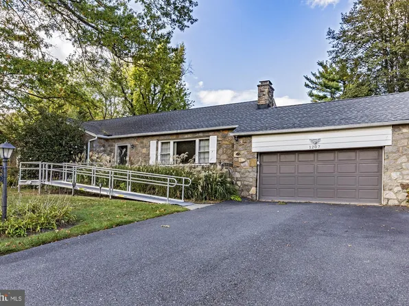 1207 Carr Rd, Wilmington, DE 19809