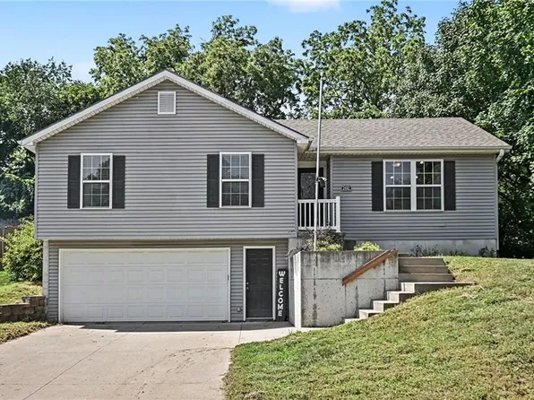2402 Shirley Dr, Saint Joseph, MO 64503