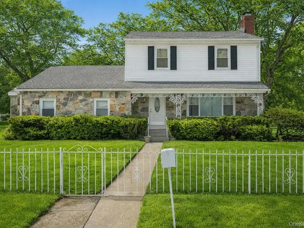 340 Westchester Avenue, West Babylon, NY 11704