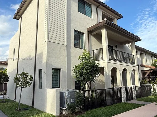 4601 NW 83rd Ct, Doral, FL 33166