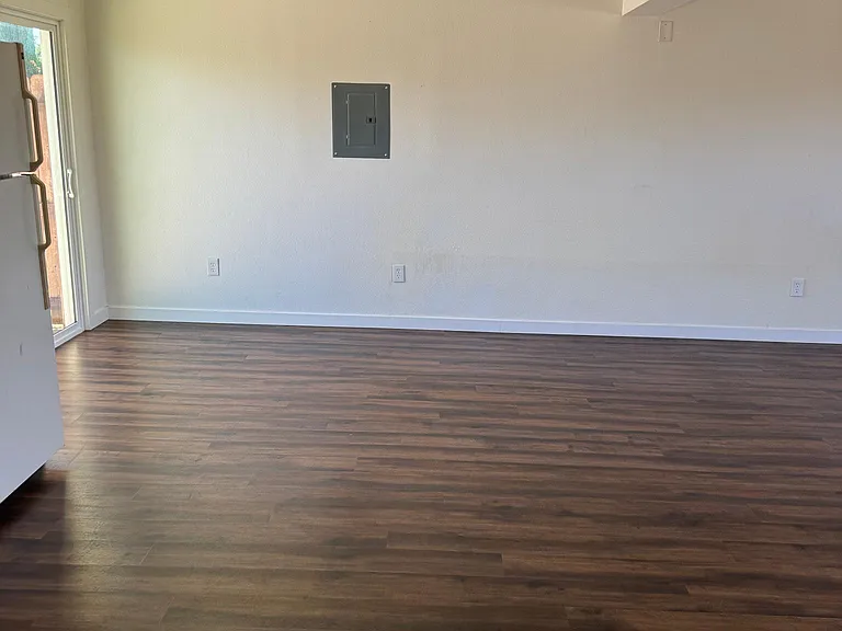 4693 Ardmore Ave #3 — Photo 5