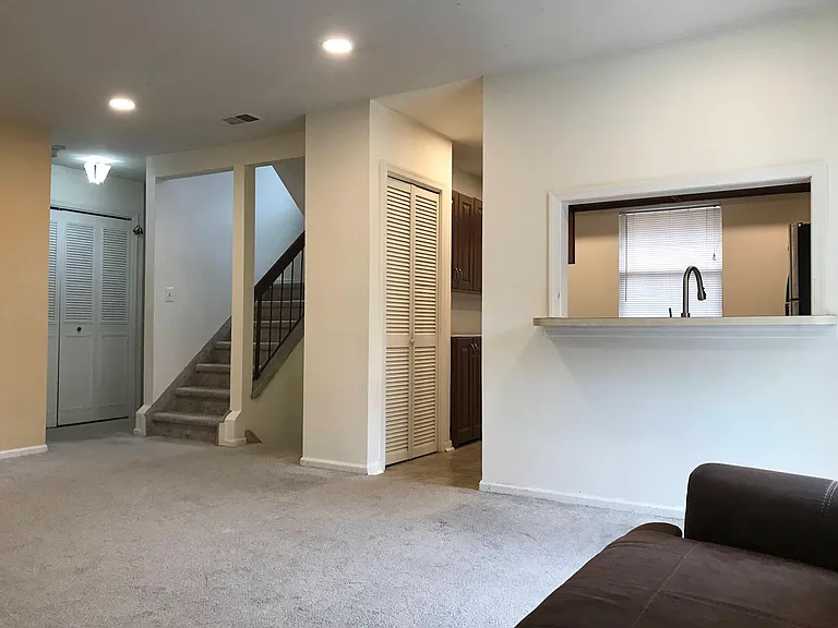 604 Woodbridge Commons Way #604 — Photo 5
