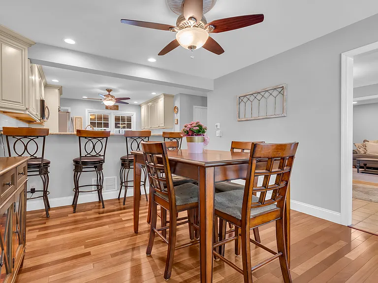 1044 Evelyn Dr — Photo 33