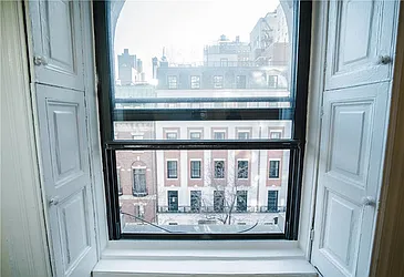 Rented by R New York