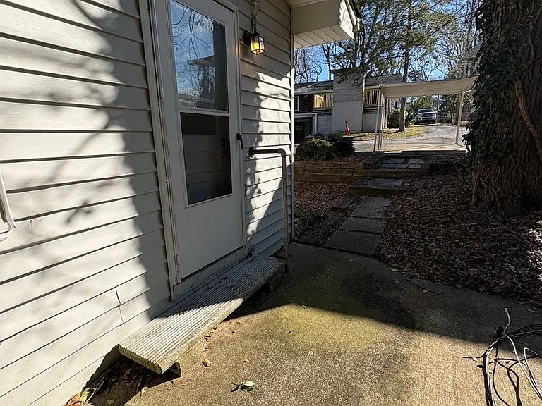 3 bedroom 3 bath in Spartanburg with Lots of Space Workshop in the garage!! — Photo 12