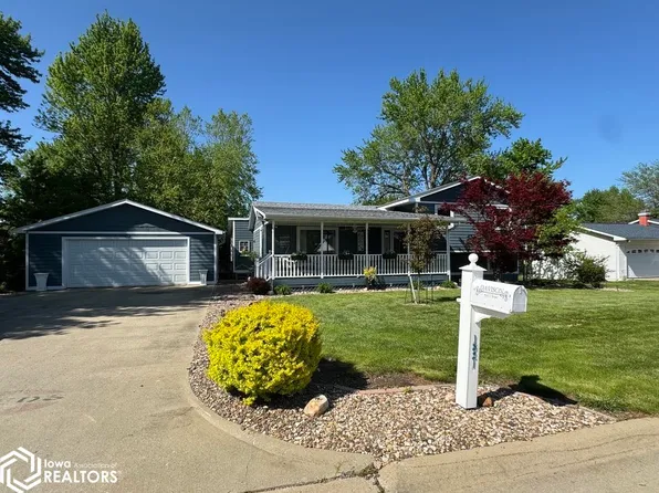 1521 E Grant St, Centerville, IA 52544