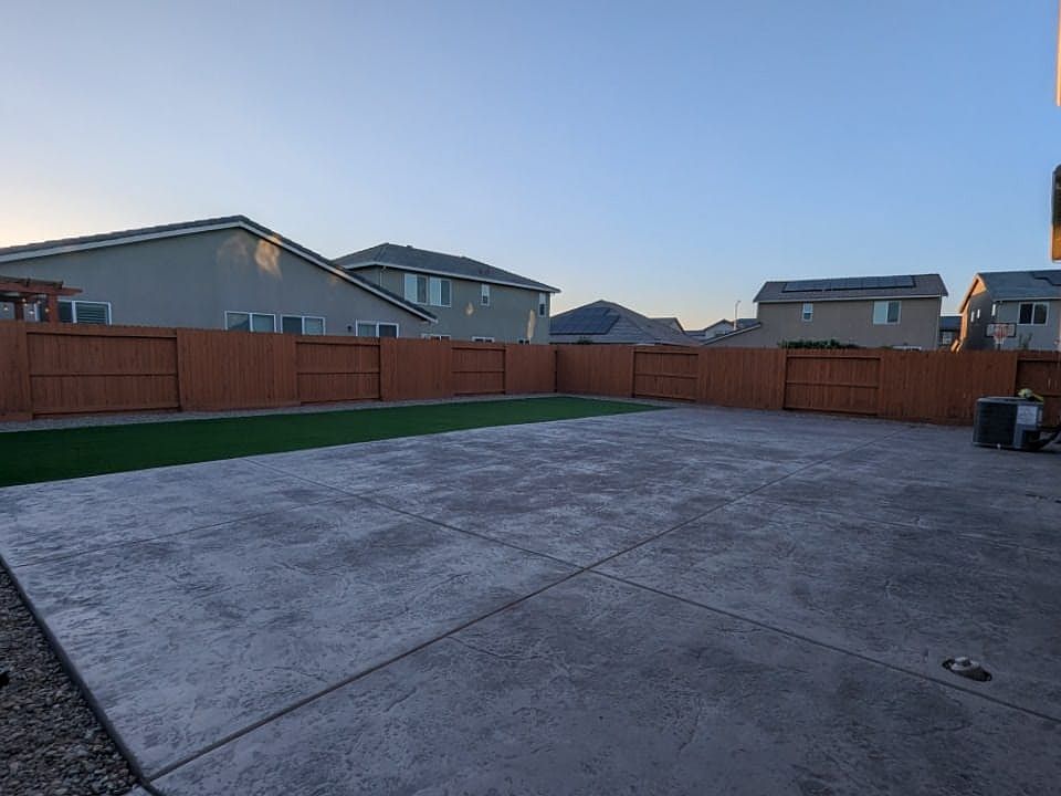 1st image of 1719 Shingle Ave