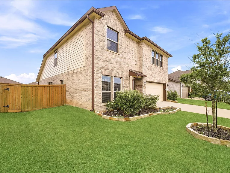 32311 Melbrooke Dr — Photo 3