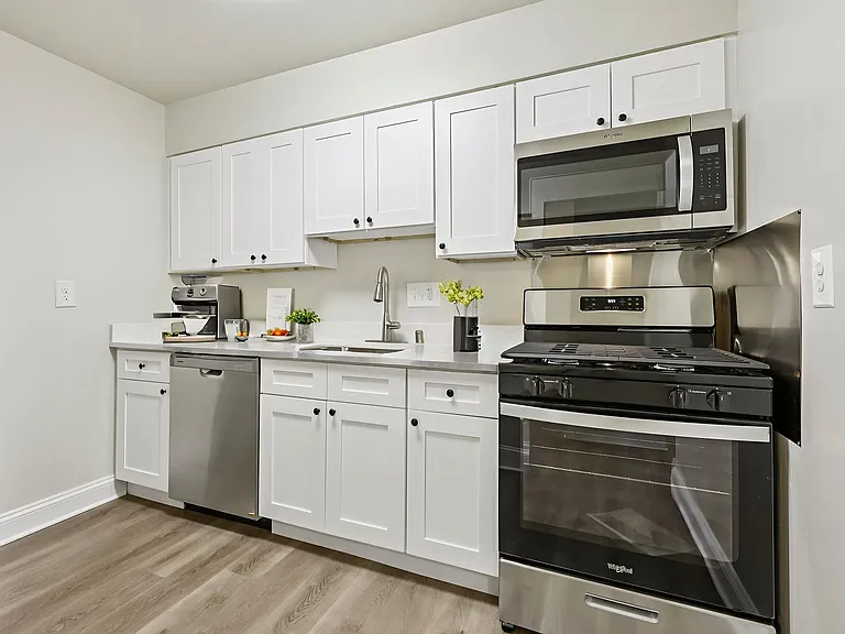 Woods Edge Apartments — Photo 2