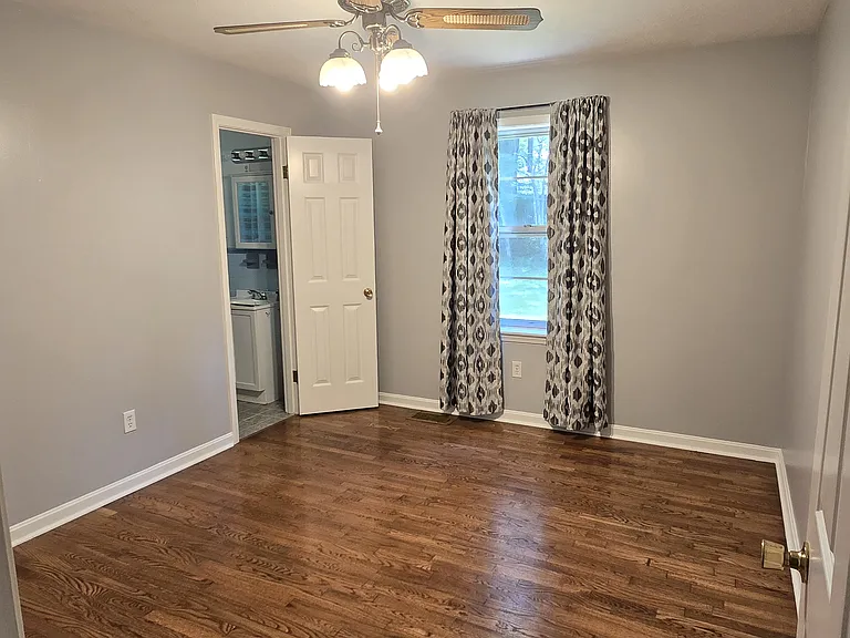 Guest bedroom #1 with bathroom access