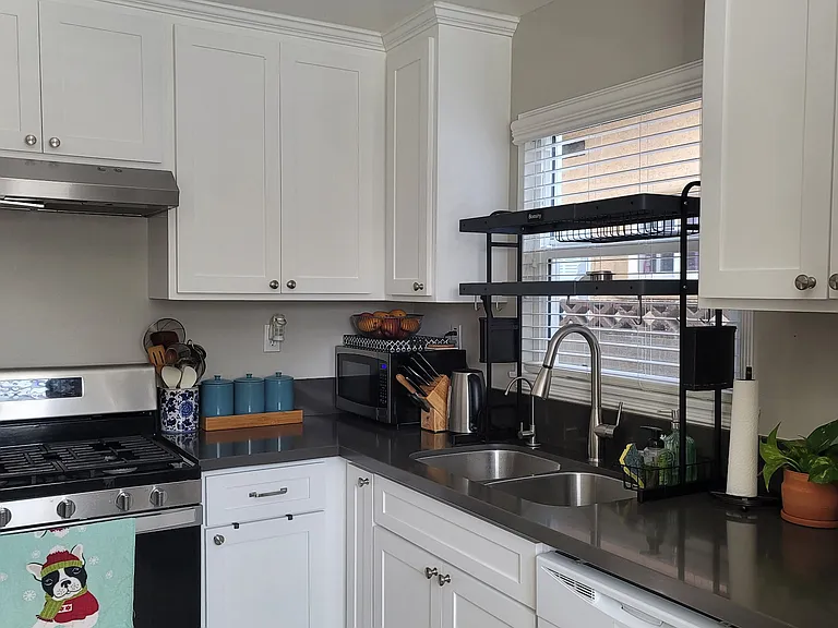 1218 S Golden West Ave — Photo 7