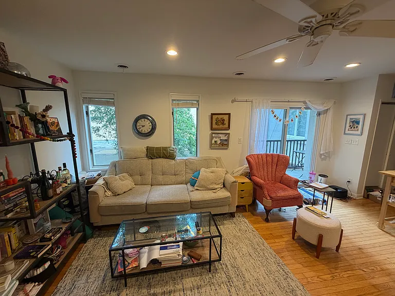 734 S 4th St #2R — Photo 2