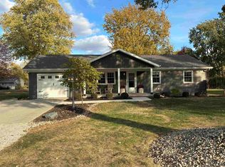 1027 Stogdill Rd, Bluffton, IN 46714